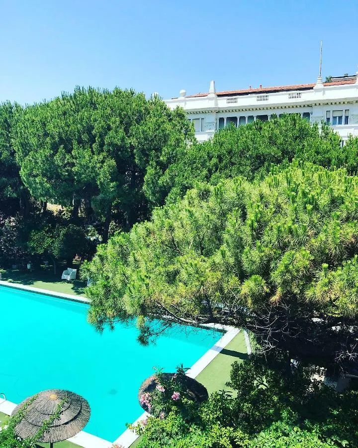 Residenza Grand Hotel Riccione 4*,